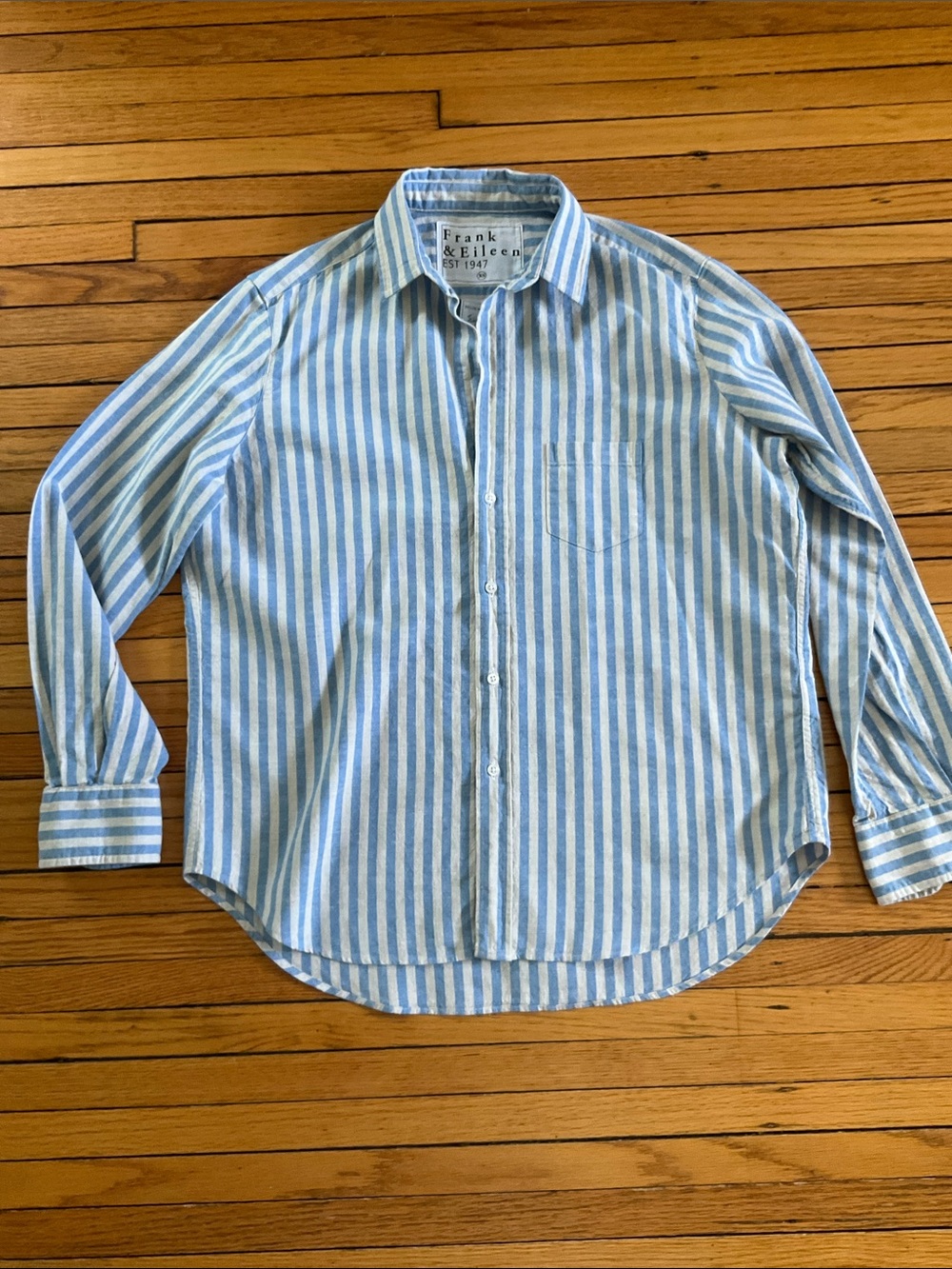 📚Frank & Eileen Striped Buttondown📚 - Picture 2 of 5